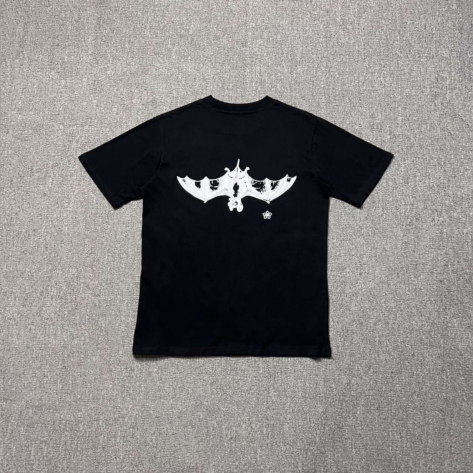 Ossbat Tee